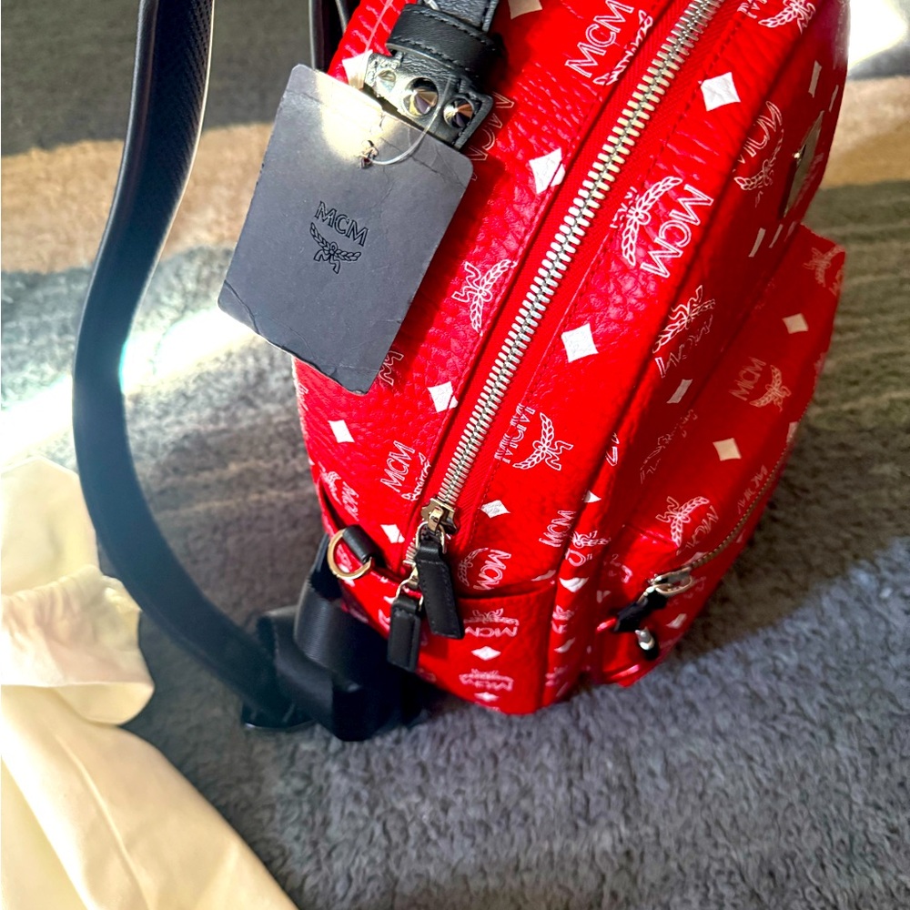 NWT: STARK BACKPACK IN WHITE LOGO VISETOS - Picture 2 of 3